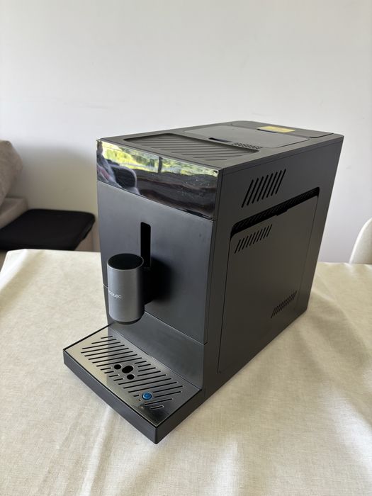 Cafeteira superautomática Cecotec483850353179381760