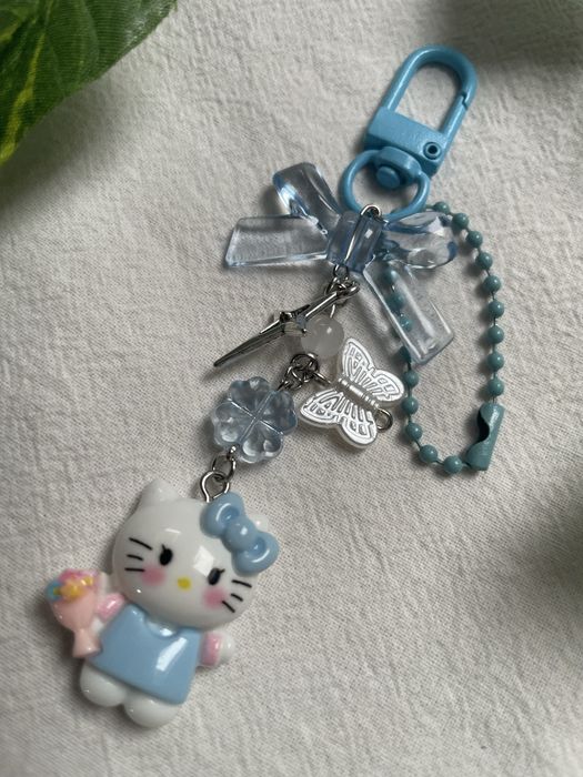 breloczek hello kitty