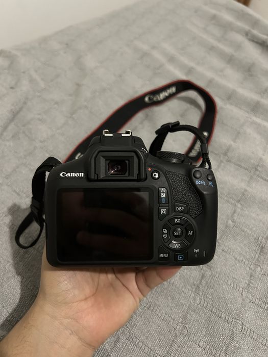 Máquina Fotográfica CANON EOS 2000D 18-55mm