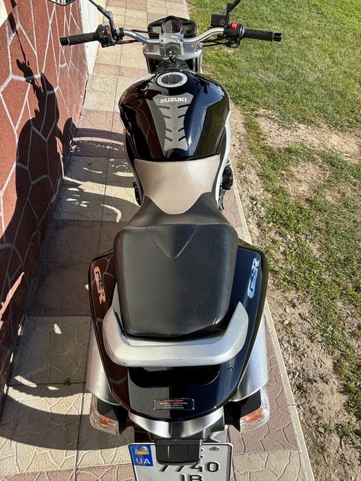 Продам мотоцикил Suzuki GSR600