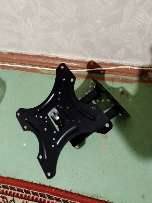 Продаю настенный кронштейн для телевизора