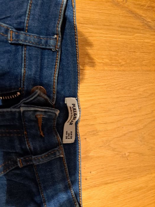 Spodnie dżinsy z firmy z PULL&BEAR rozmiar 34