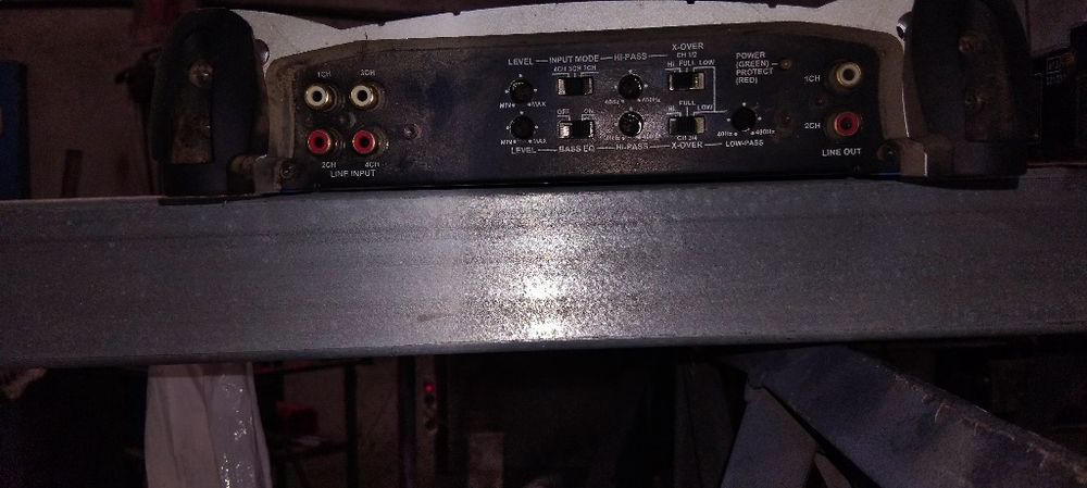 Vendo 2 amplificadores marca Mac áudio.  Com um cabo 4 vias com 10 m