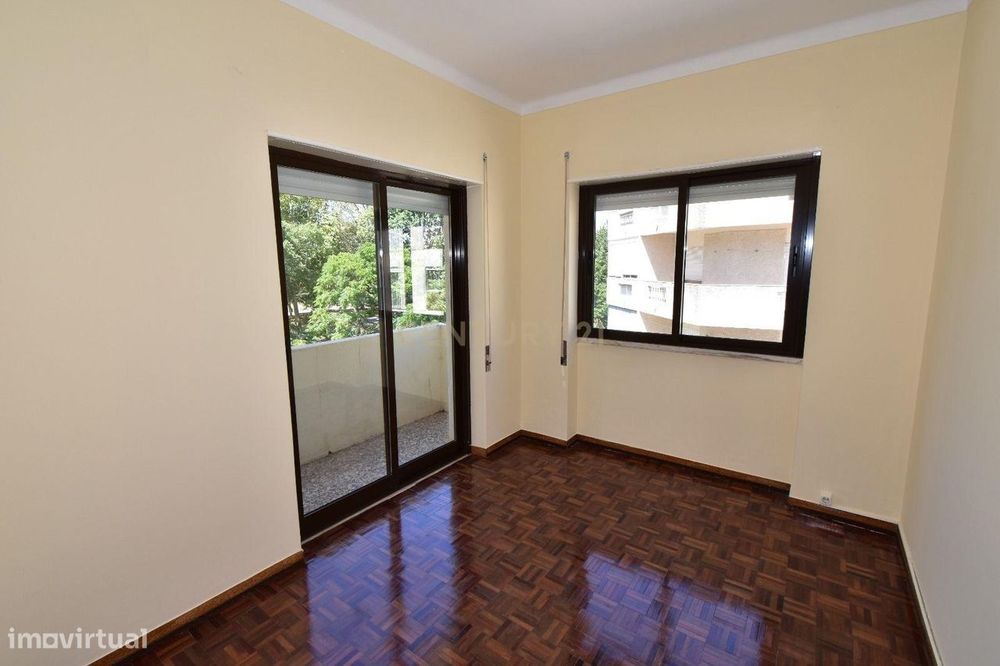 Apartamento T3 arrendado - para Investimento– Localização Central e Ót