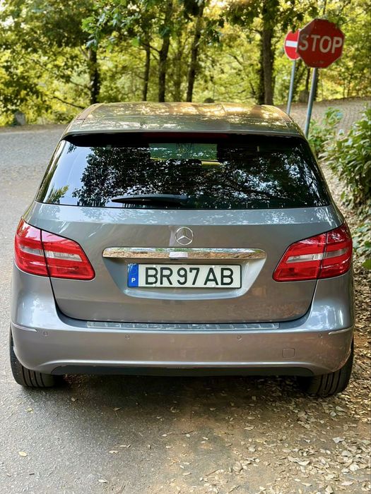 MERCEDES B180d Automático