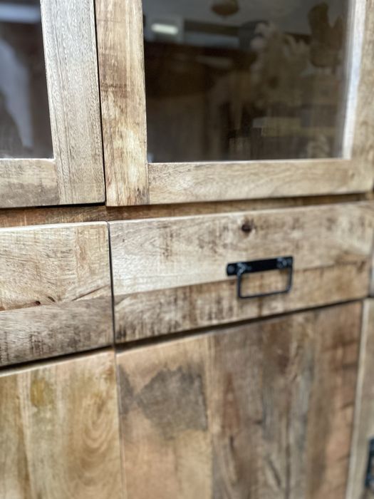 Witryna / drewno egzotyczne/ mango / nowoczesna / styl induatrialny