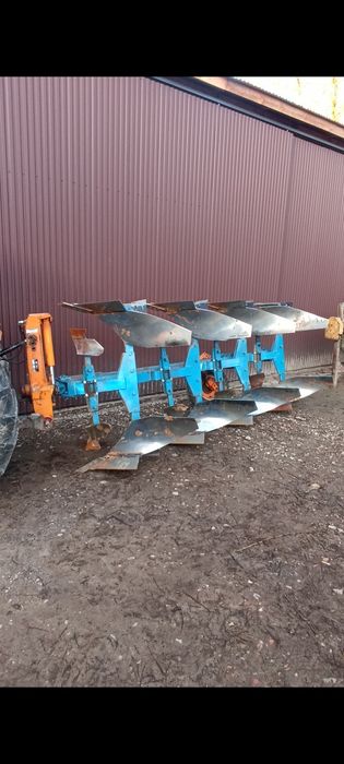Pług obrotowy 3+1 skibowy