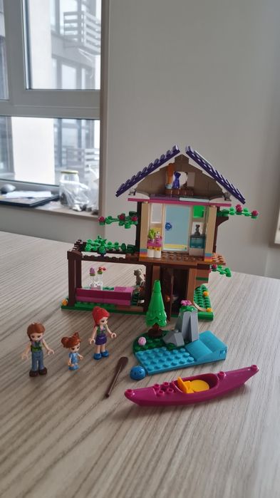 Будиночок на дереві Lego Friends