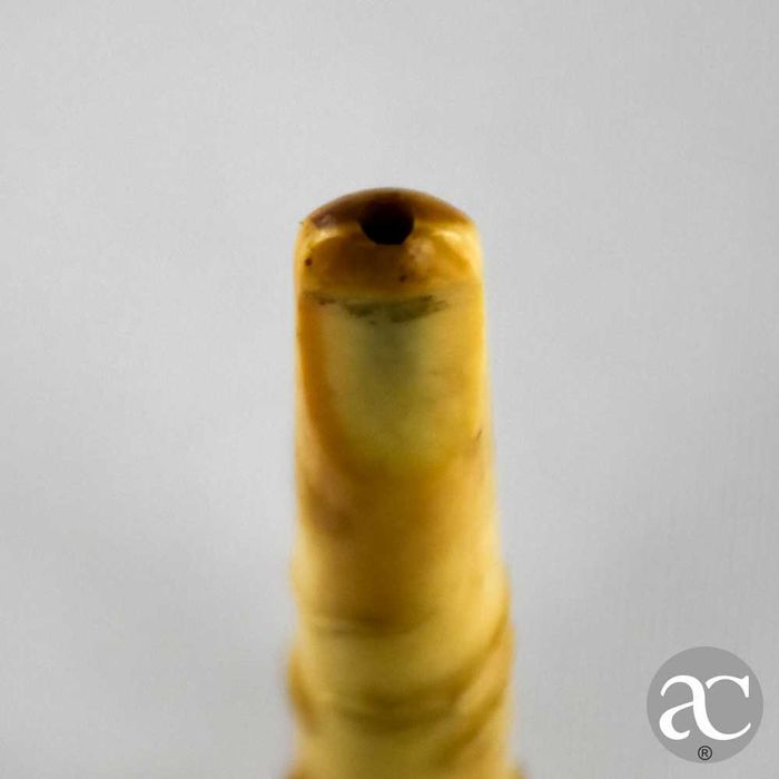 Antiga Boquilha em matéria nobre em relevo e ouro