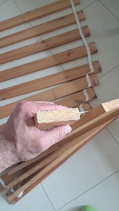 Cama de casal com colchão e estrado.