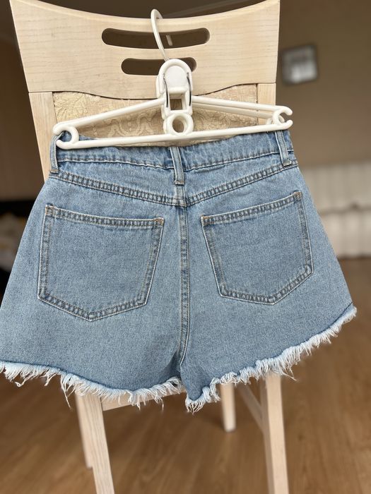 Шорти джинсові з необробленими краями