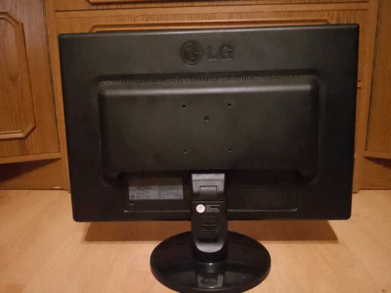 Monitor LCD LG Flatron W2242S-PF 22" używany uszkodzony niedziałający