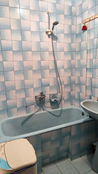 Від хазяїна продаж 3-кімнатної квартири Одеса, вул. Довженка, 1