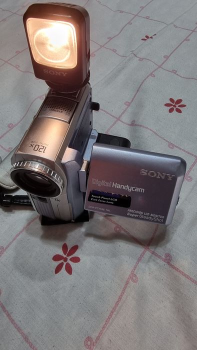 Câmara de vídeo Sony DCR-PC103E