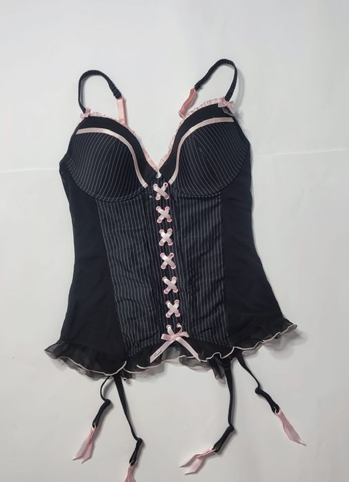 Еротичний комплект,корсет на розмір С,стан новий