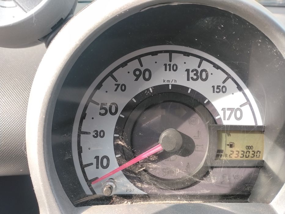 Peugot 107 1.0 2011 r