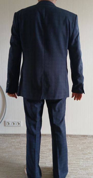 Продам чоловічій костюм, практично новий.