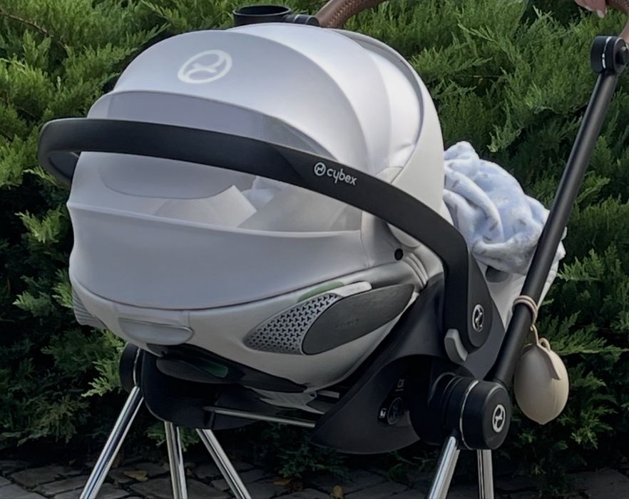 Автокрісло для новонароджених Cybex Cloud T i-Size Plus Platinum White