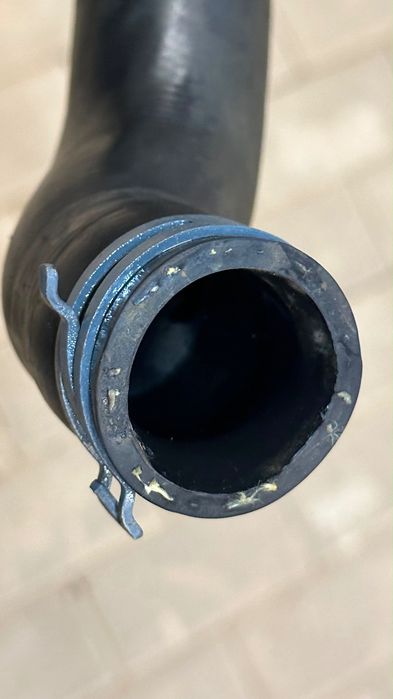 Шланг радіатора охолодження верхній 7P 7P6122101K (патрубок тосольний) Туарег, Туарек, Таурег, Тур Volkswagen Touareg NF FL, Porsche, Audi Ауді Порш