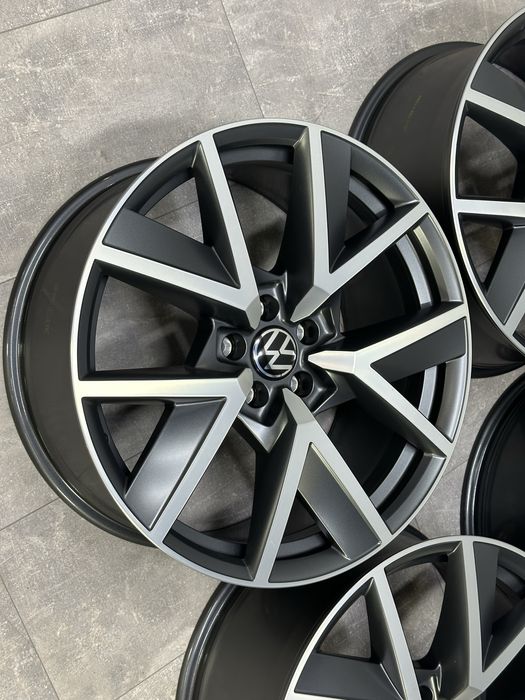 Нові оригінальні диски Volkswagen Touareg Braga 5x112 R20. 760601025R