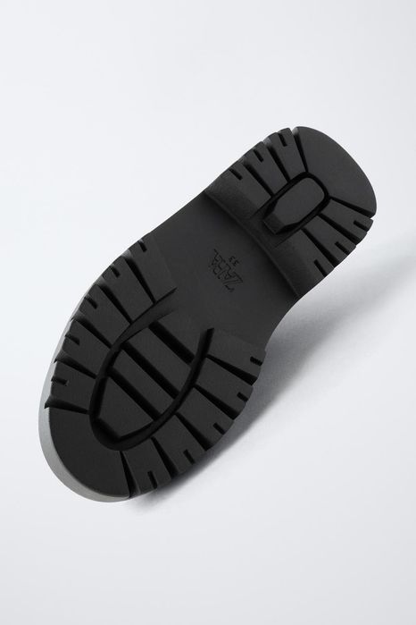 Botins tipo meia à prova de água -  nº38 (Novos)