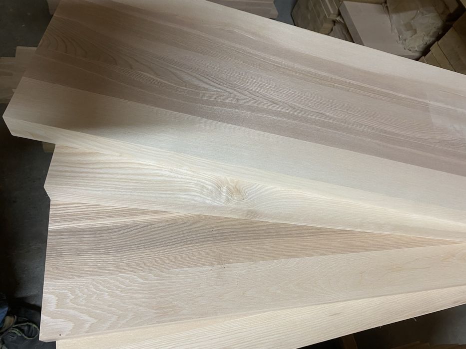 Schody drewniane z litego drewna J