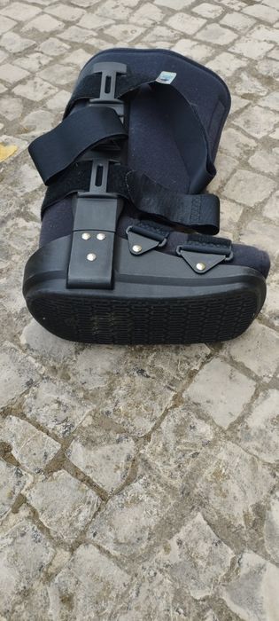 Bota preta ortopedica