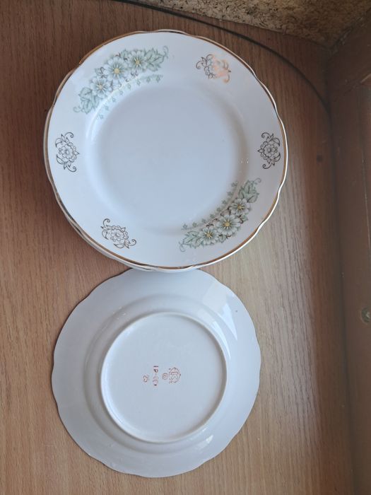 Тарелки разные фарфор коростень