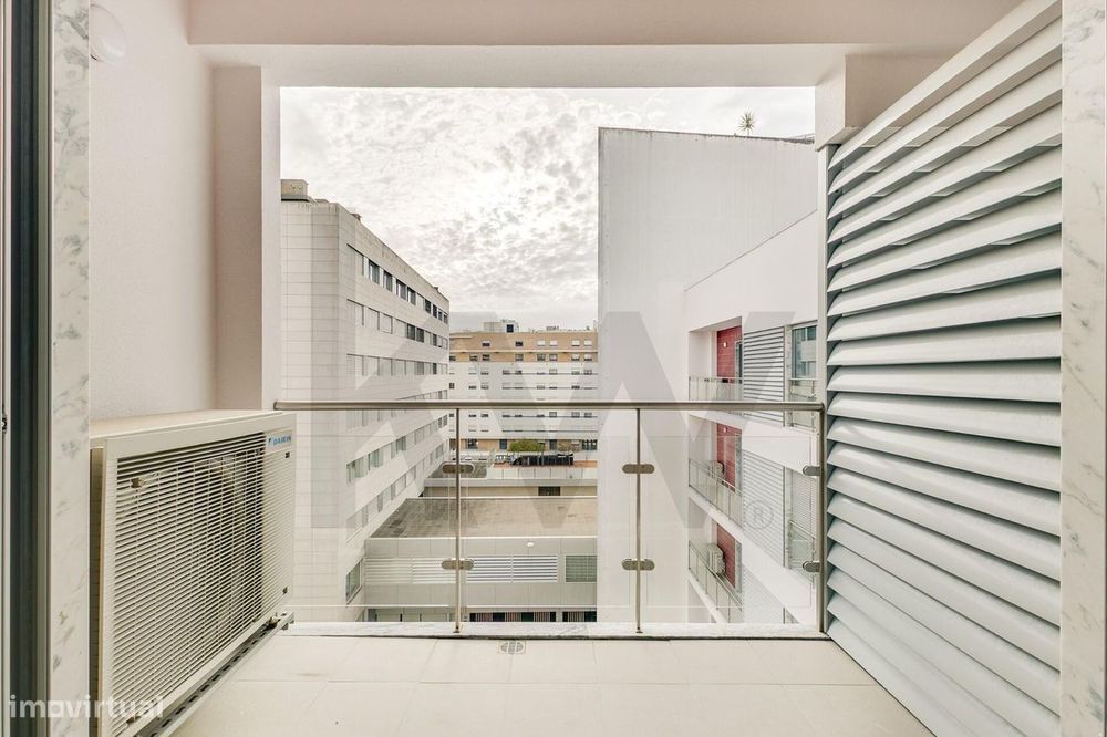 Apartamento T2 Novo nas Laranjeiras em Lisboa | Premium, Metro e Acess