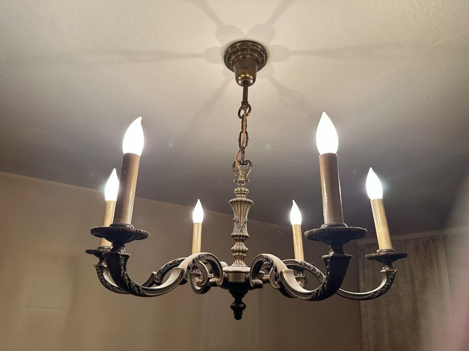 Stary zyrandol antyk