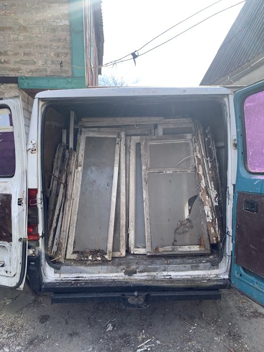 Вивіз сміття будівельного т. д. Покос трави, зрізання дерев. Демонтаж