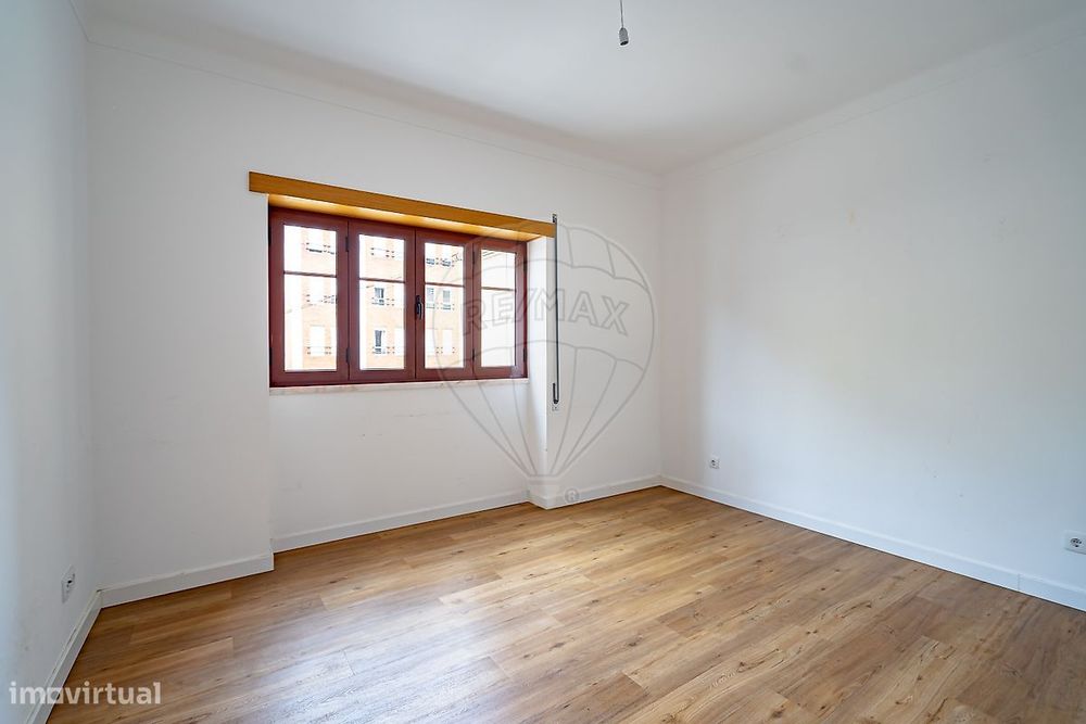 Apartamento T4 para arrendamento