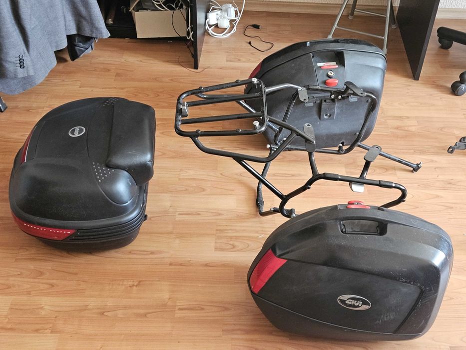 Система кріплення кофрів, рамка, кронштейн