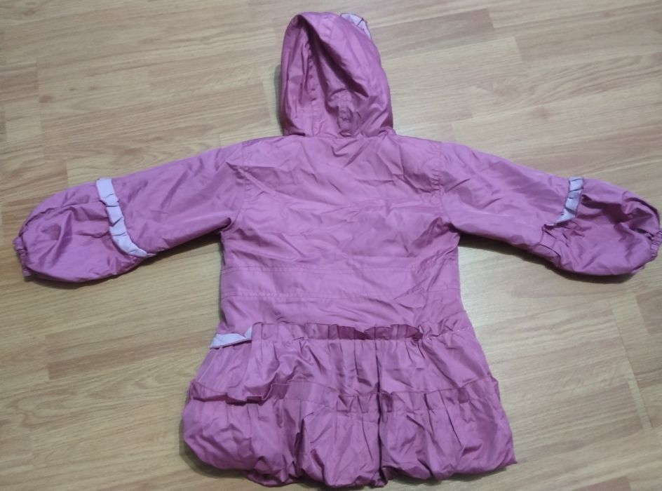 Куртка на дівчинку