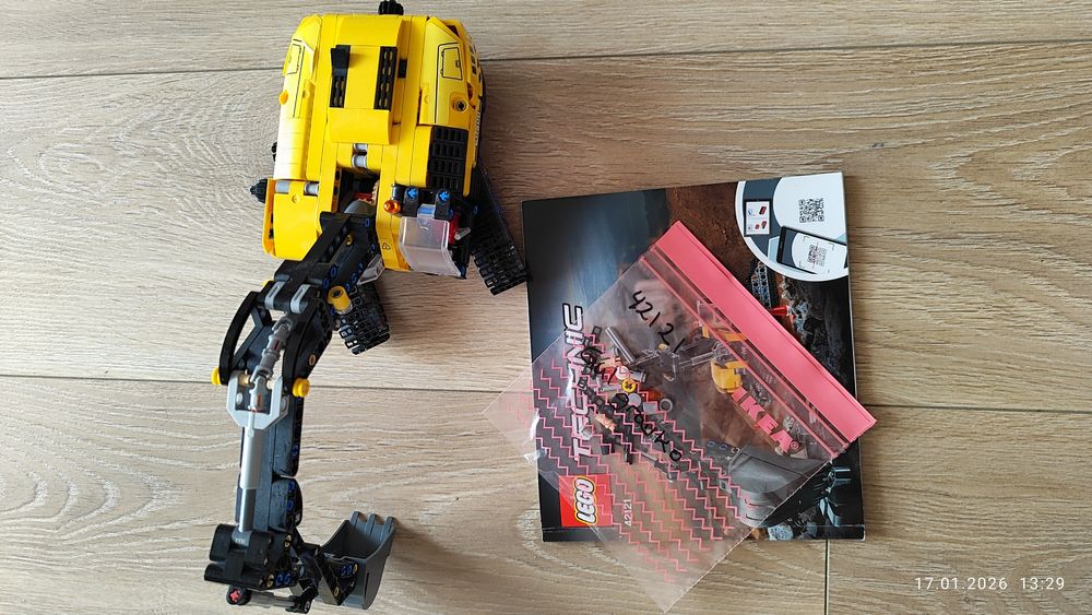 LEGO technic 42121 wytrzymała koparka