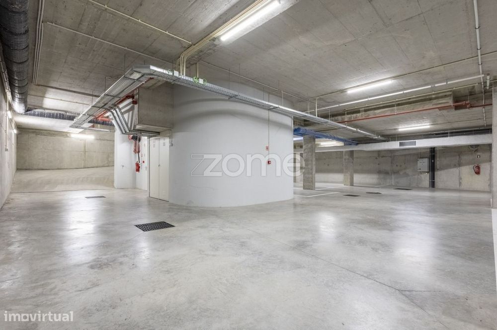 Apartamento T4 Duplex Novo no Prestigiado Edifício Alameda