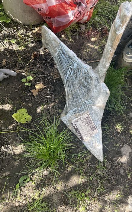 Новий мотоблок з фрезами та плугом