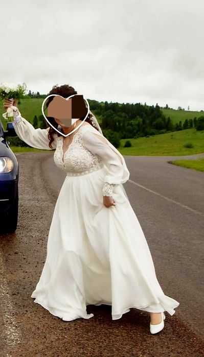 Сукня урочиста весільна можна приміряти у Львові