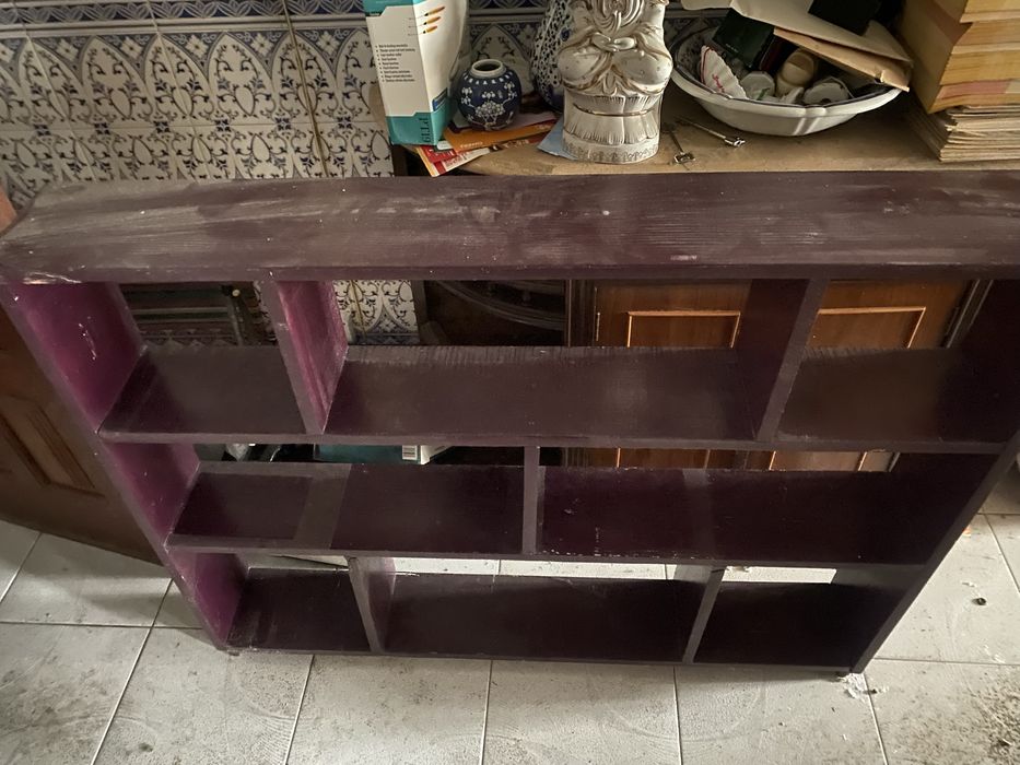 Uma estante 10€ 1,10-90-16 para guardare seus livros