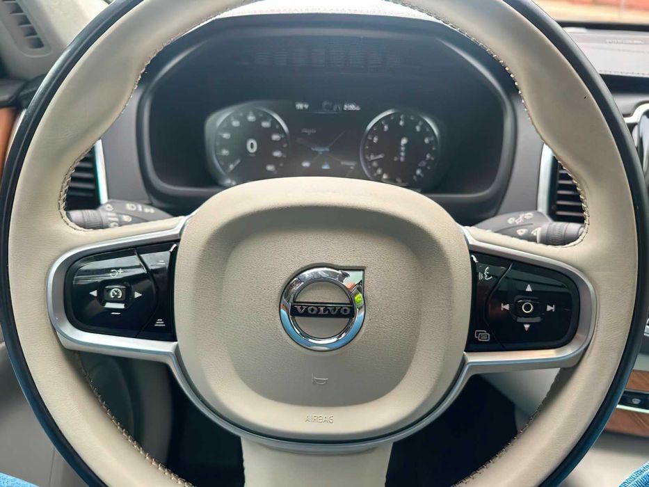 Volvo Xc90      2019