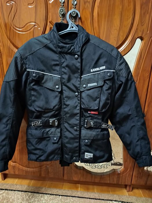 Продам мото куртку жіночу розмір L
