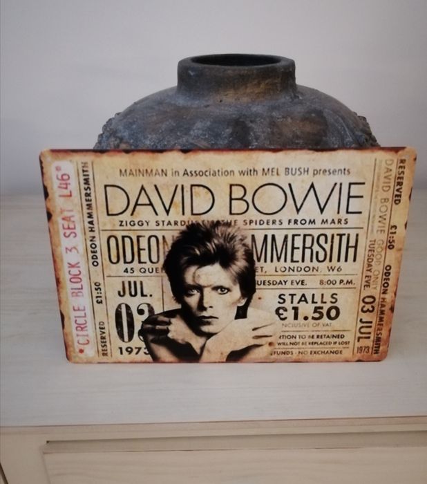 David Bowie figura em chapa nova 30cm/20cm