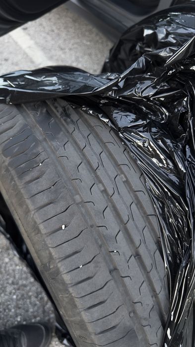 Par Continental EcoContact 6 215/60 R17.