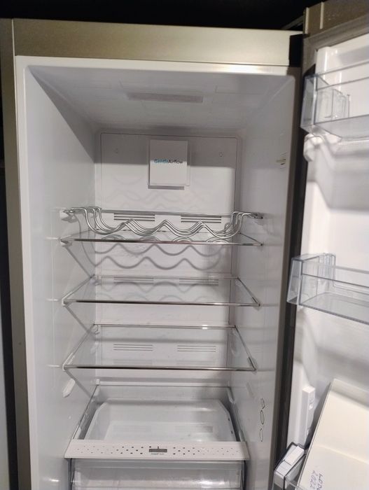 Sprzedam lodówkę Sharp