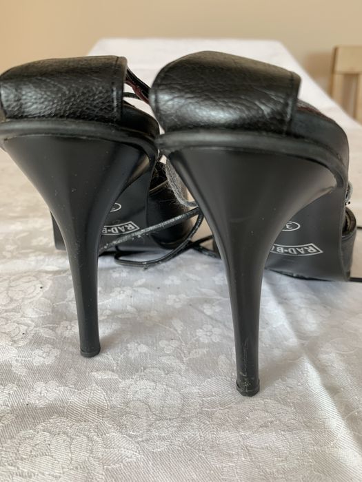 Skora naturalna czarne buty damskie