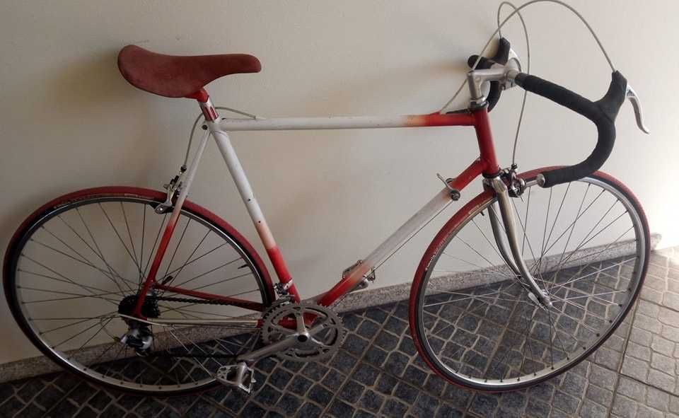 Bicicleta de Estrada Clássica - Full Shimano 105