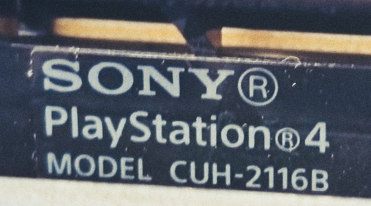 PS4 SONY CUCH-  2116b + 2 x pad czarny złoty