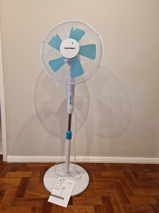 Ventilador de pé Blaupunkt com comando