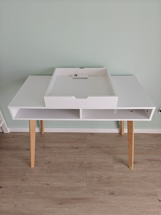 Secretária TAMHOLT 50x100 branco/natural
Secretária TAMHOLT 50x100 b