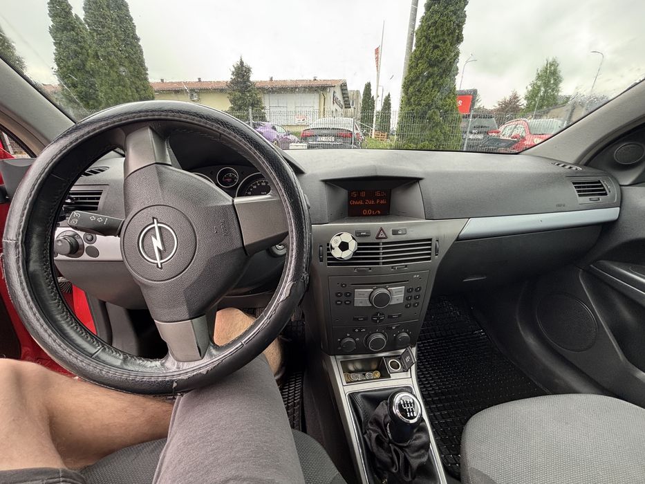 Opel Astra H GTC 2005r 150km